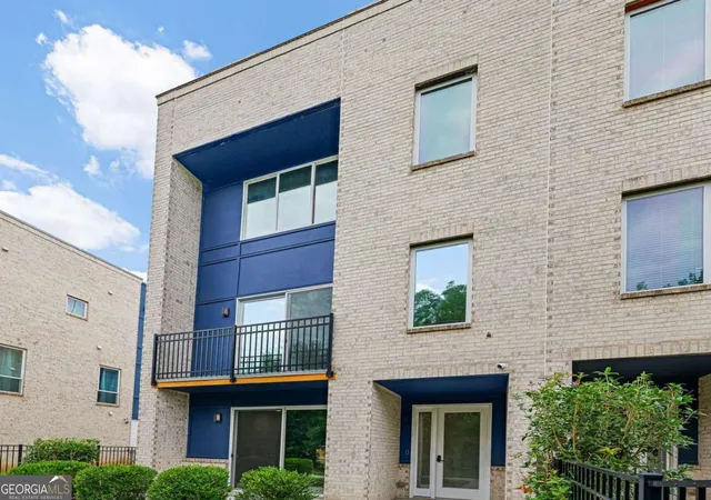 Photo 3 of Townhouse for sale at 1585 Rock Dam Dr, Atlanta, GA 30317 | MLS# 10822822 | Listing updated on 2026-09-17
