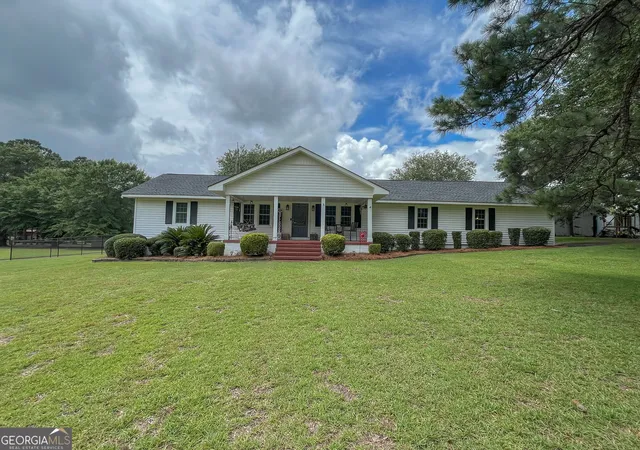 Photo 2 of Sale Pending at 431 Strickland Rd, Dublin, GA 31021 | MLS# 10789778 | Listing updated on 2026-09-18