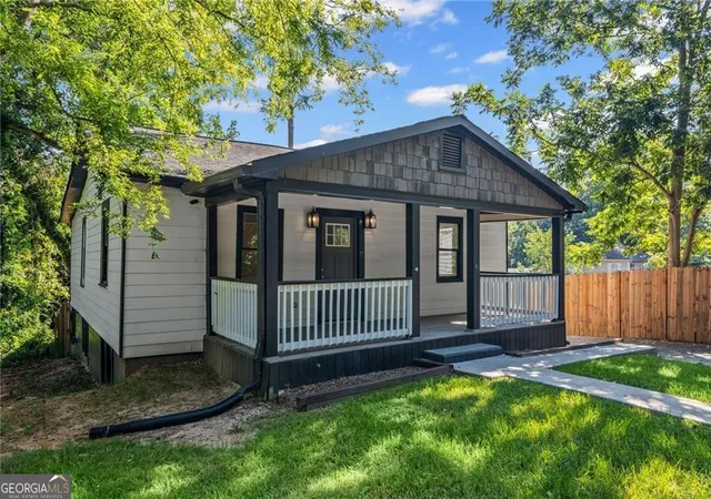 3rd image of 1987 Ruth St Nw, Atlanta, GA 30318 | MLS# 10684960