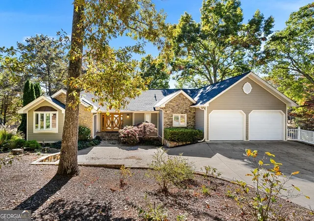 Photo 3 of Single family home for sale at 1370 Heathers Cvs Cir, Hiawassee, GA 30546 | MLS# 10632179 | Listing updated on 2026-05-17