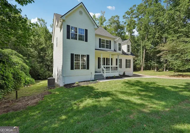 Photo 3 of Single family home for sale at 161 Lake Ridge Dr, Newnan, GA 30263 | MLS# 10831503 | Listing updated on 2026-09-06