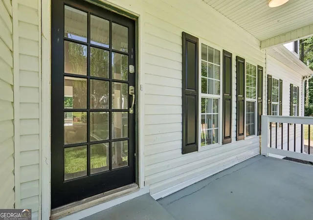 Photo 3 of Single family home for sale at 161 Lake Ridge Dr, Newnan, GA 30263 | MLS# 10831503 | Listing updated on 2026-09-06