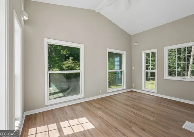 Photo 4 of Single family home for sale at 161 Lake Ridge Dr, Newnan, GA 30263 | MLS# 10831503 | Listing updated on 2026-09-06