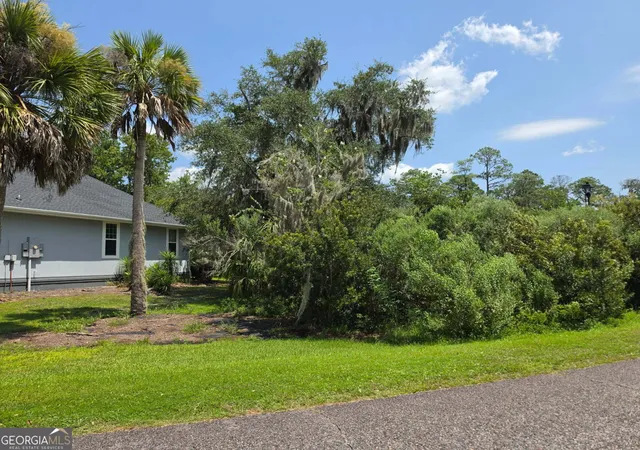 2nd image of 902 Riverview East Dr, Saint Marys, GA 31558 | MLS# 10830270