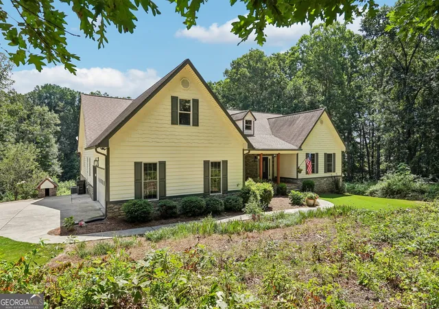 Photo 3 of Single family home for sale at 5925 Cantrell Cir, Cumming, GA 30041 | MLS# 10760957 | Listing updated on 2026-09-28