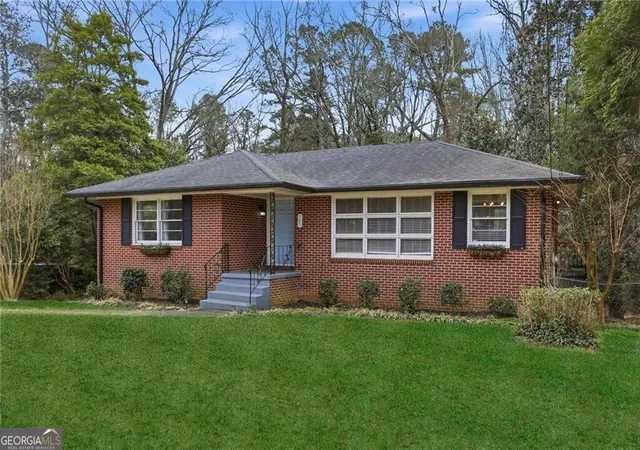 Photo 1 of Single family home for sale at 305 Brookwood Dr Sw, Marietta, GA 30064 | MLS# 10828440 | Listing updated on 2026-09-18