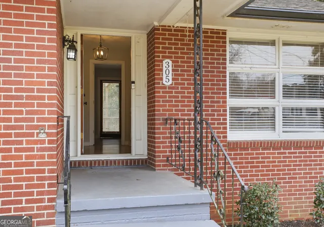 Photo 2 of Single family home for sale at 305 Brookwood Dr Sw, Marietta, GA 30064 | MLS# 10828440 | Listing updated on 2026-09-18