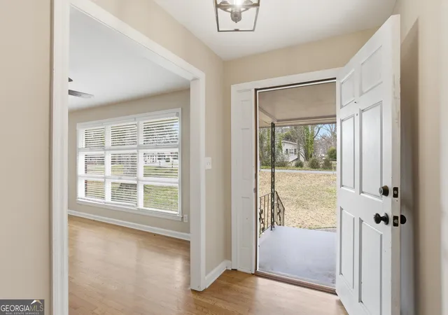 Photo 3 of Single family home for sale at 305 Brookwood Dr Sw, Marietta, GA 30064 | MLS# 10828440 | Listing updated on 2026-09-18
