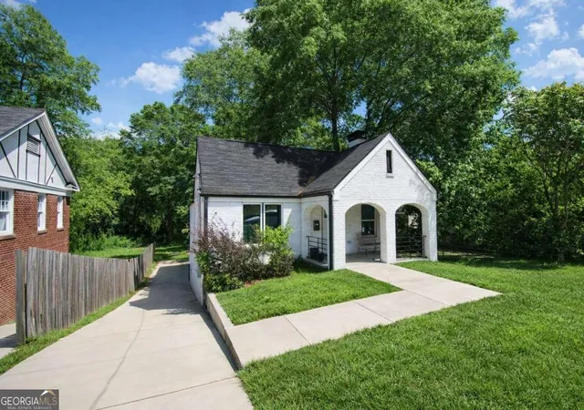 1st image of 1184 Metropolitan Pkwy Sw, Atlanta, GA 30310 | MLS# 10737532