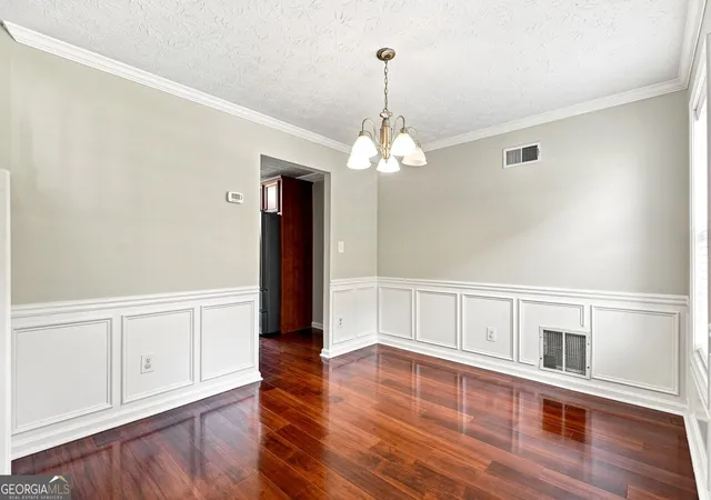 Photo 3 of Single family home for sale at 304 Waterfront Dr, Mcdonough, GA 30253 | MLS# 10834314 | Listing updated on 2026-09-23