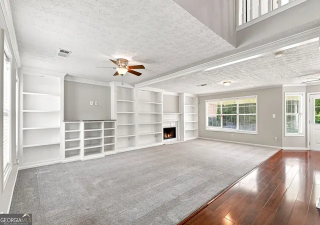 Photo 4 of Single family home for sale at 304 Waterfront Dr, Mcdonough, GA 30253 | MLS# 10834314 | Listing updated on 2026-09-23