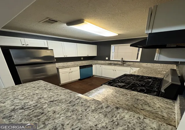 Photo 3 of Condo for sale at 201 Augusta Dr Se, Marietta, GA 30067 | MLS# 10832590 | Listing updated on 2026-09-08