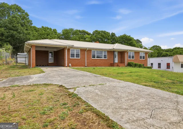 Photo 4 of Single family home for sale at 3201 Hwy 17 Alt, Toccoa, GA 30577 | MLS# 10754657 | Listing updated on 2026-08-29