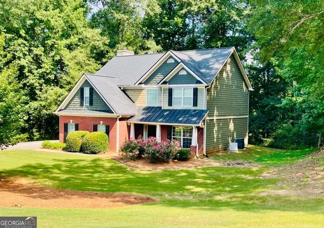 Photo 1 of Single family home for sale at 933 Vinings Dr, Winder, GA 30680 | MLS# 10803807 | Listing updated on 2026-09-22
