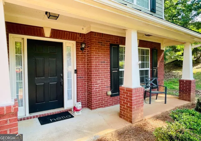 Photo 4 of Single family home for sale at 933 Vinings Dr, Winder, GA 30680 | MLS# 10803807 | Listing updated on 2026-09-22