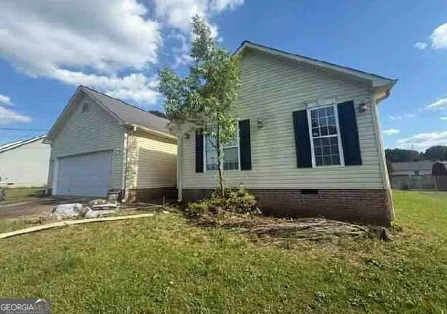 1st image of 1504 Rockview Circle, Weaver, AL 36277 | MLS# 10833870