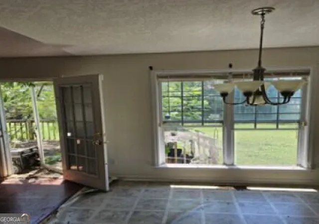 Photo 3 of Sale Pending at 1504 Rockview Circle, Weaver, AL 36277 | MLS# 10833870 | Listing updated on 2026-10-01