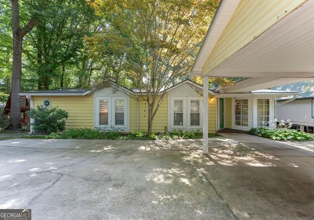 2nd image of 878 Lakeshore Rd, Martin, GA 30557 | MLS# 10819396