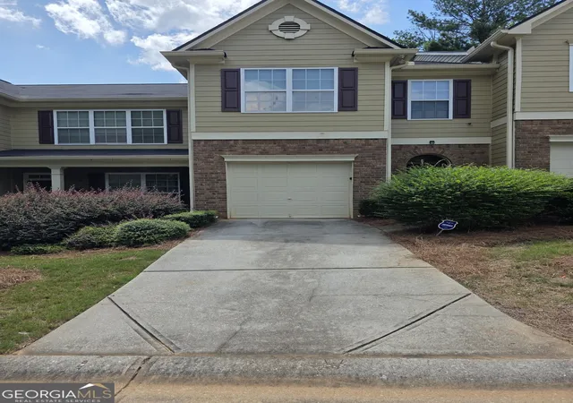 Photo 3 of Townhouse for sale at 2873 Ridgeview Dr SW, Atlanta, GA 30331 | MLS# 10804732 | Listing updated on 2026-09-29