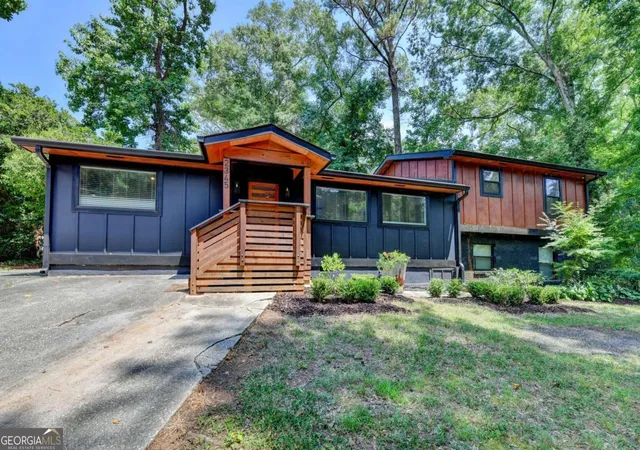 2nd image of 2345 Tilson Rd, Decatur, GA 30032 | MLS# 10800943