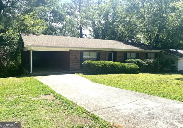 Photo 2 of Sale Pending at 2820 Lloyd Rd, Decatur, GA 30034 | MLS# 10526195 | Listing updated on 2025-08-07