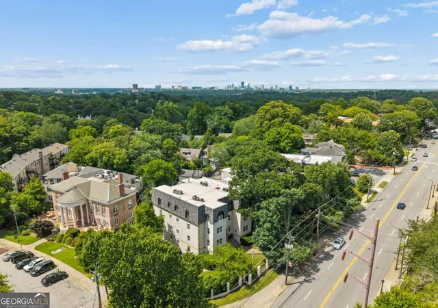 Listing Photo 2 - Condo for sale in building located at 1230 Piedmont Ave Ne, Atlanta, GA 30309 - Unit #306