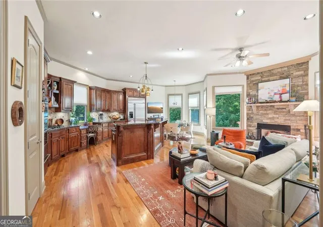 Photo 2 of Single family home for sale at 4162 Cumberland Point Dr, Gainesville, GA 30504 | MLS# 10818511 | Listing updated on 2026-09-14