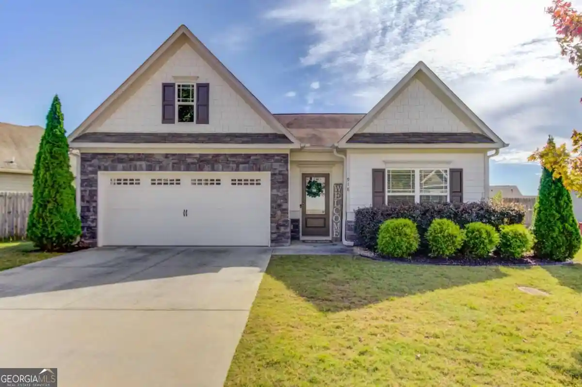 Photo 1 of Single family home for sale at 918 Blind Brk Cir, Hoschton, GA 30548 | MLS# 10877408 | Listing updated on 2026-10-22
