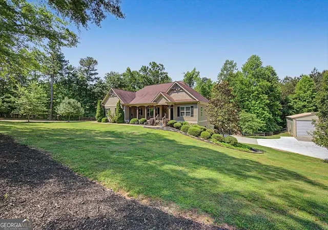 Photo 2 of Single family home for sale at 711 Upper Burris Rd, Canton, GA 30114 | MLS# 10769636 | Listing updated on 2026-10-30
