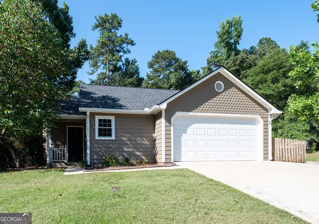 Photo 2 of Single family home for sale at 131 Diamond Dr, Athens, GA 30605 | MLS# 10795830 | Listing updated on 2026-08-29