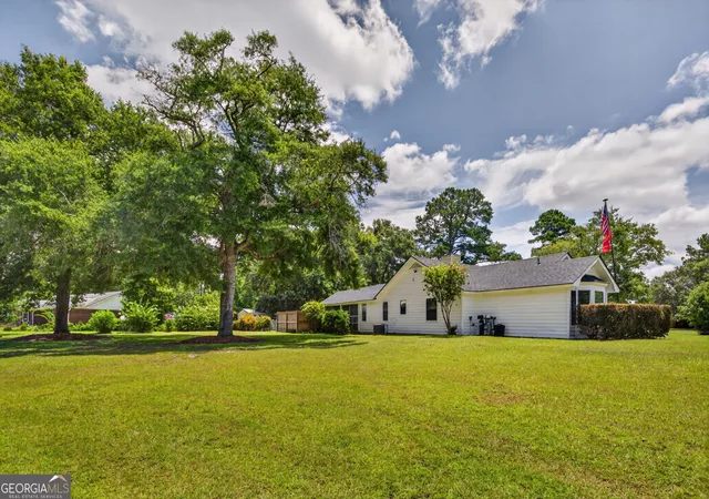 Photo 3 of Single family home for sale at 385 Lemans Dr, Bloomingdale, GA 31302 | MLS# 10805718 | Listing updated on 2026-09-13