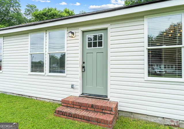 Homes for sale in Warner Robins, GA | 110 S 6th St, Warner Robins, GA 31088 | MLS# 10786711