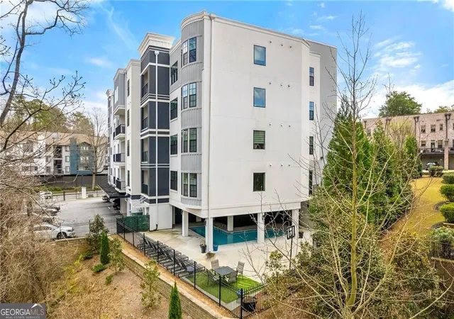 26th image of 6890 Peachtree Dunwoody Rd #301, Atlanta, GA 30328 | MLS# 10815568