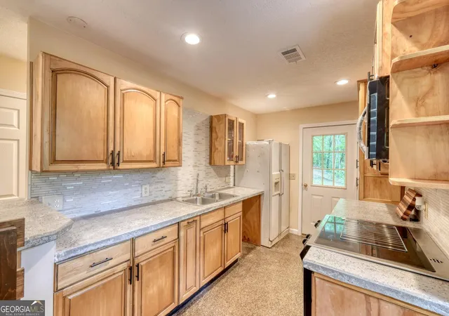 Photo 3 of Single family home for sale at 20 Eagle Hts Rd, Hiawassee, GA 30546 | MLS# 10771856 | Listing updated on 2026-09-12