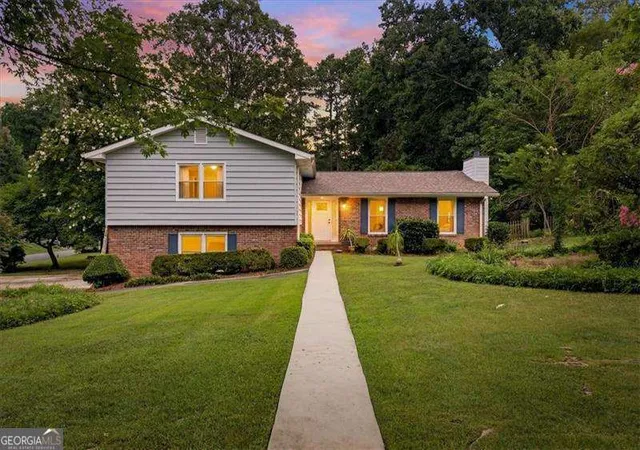 1st image of 8 Rhodes Dr, Marietta, GA 30068 | MLS# 10801813