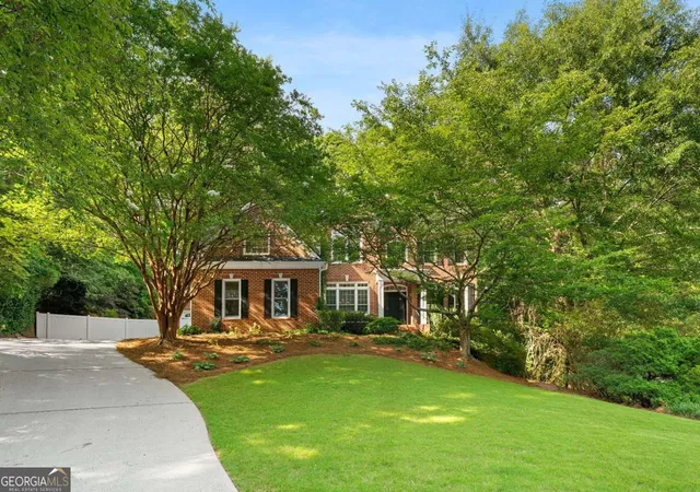 Photo 2 of Sale Pending at 1891 Cedar Cliff Dr Se, Smyrna, GA 30080 | MLS# 10833516 | Listing updated on 2026-09-11
