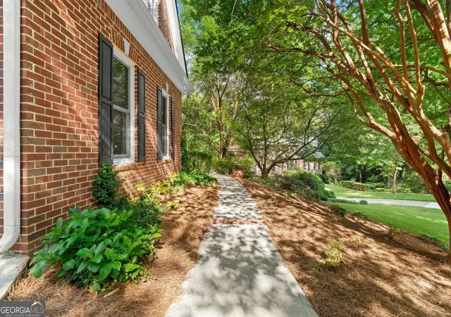 Photo 3 of Sale Pending at 1891 Cedar Cliff Dr Se, Smyrna, GA 30080 | MLS# 10833516 | Listing updated on 2026-10-08