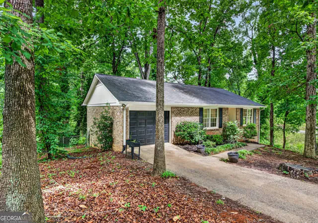 Photo 2 of Single family home for sale at 197 Crossbow Cir, Winterville, GA 30683 | MLS# 10772707 | Listing updated on 2026-08-17