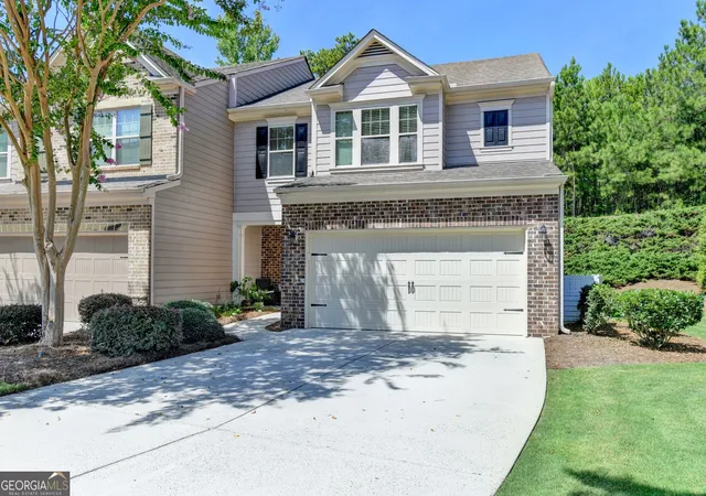 Photo 2 of Townhouse for sale at 5880 Vista Brook Dr, Suwanee, GA 30024 | MLS# 10810150 | Listing updated on 2026-09-11