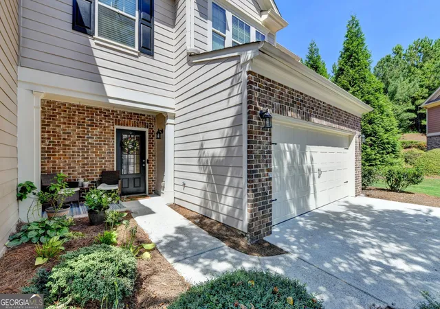 Photo 3 of Townhouse for sale at 5880 Vista Brook Dr, Suwanee, GA 30024 | MLS# 10810150 | Listing updated on 2026-10-08