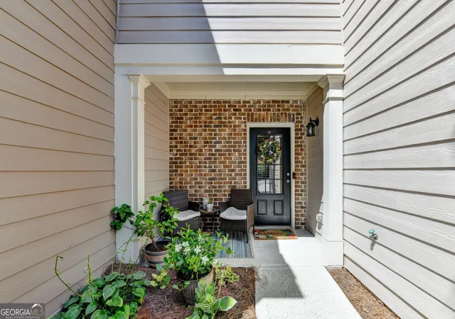 Photo 4 of Townhouse for sale at 5880 Vista Brook Dr, Suwanee, GA 30024 | MLS# 10810150 | Listing updated on 2026-10-08