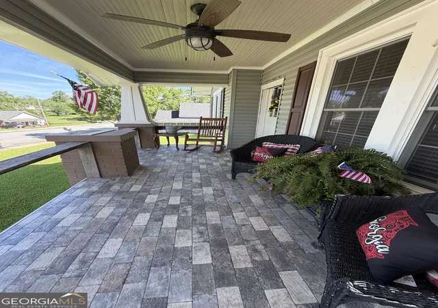 3rd image of 202 N Peachtree St, Lincolnton, GA 30817 | MLS# 10786583