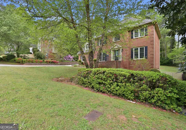 Photo 3 of Single family home for sale at 5445 Summer Cove Dr, Stone Mountain, GA 30087 | MLS# 10730878 | Listing updated on 2026-08-24