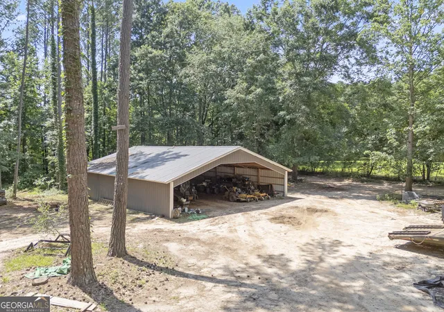 Photo 3 of Single family home for sale at 464 Old Carrollton Rd, Newnan, GA 30263 | MLS# 10794896 | Listing updated on 2026-09-05