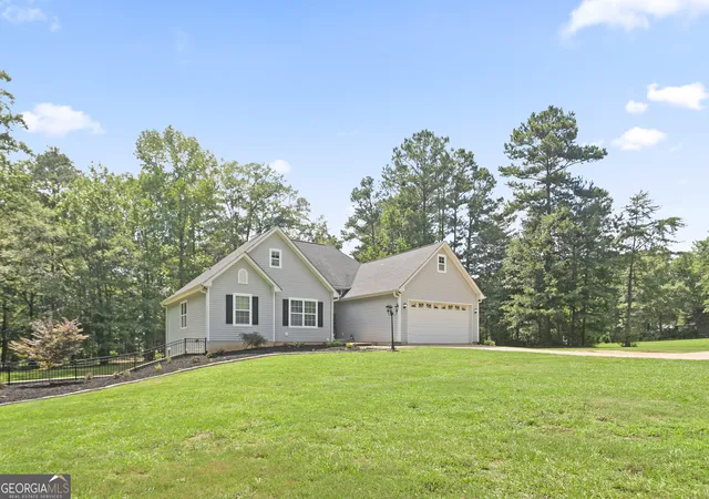 Photo 4 of Single family home for sale at 464 Old Carrollton Rd, Newnan, GA 30263 | MLS# 10794896 | Listing updated on 2026-09-05