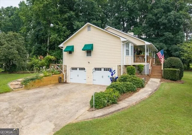 Photo 3 of Single family home for sale at 3320 Redberry Trl, Canton, GA 30115 | MLS# 10806939 | Listing updated on 2026-09-16