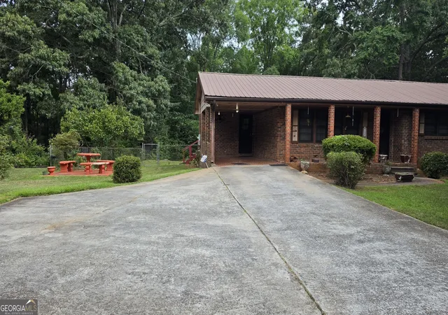 Photo 3 of Single family home for sale at 1600 Mote Rd, Covington, GA 30016 | MLS# 10827749 | Listing updated on 2026-08-31