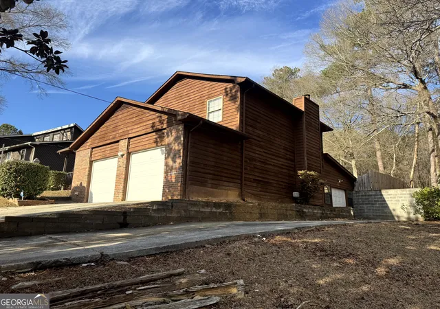 Photo 2 of Sale Pending at 8678 Glenwoods Dr, Riverdale, GA 30274 | MLS# 10691027 | Listing updated on 2026-09-04