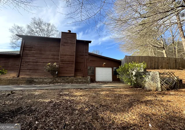 Photo 3 of Sale Pending at 8678 Glenwoods Dr, Riverdale, GA 30274 | MLS# 10691027 | Listing updated on 2026-09-04