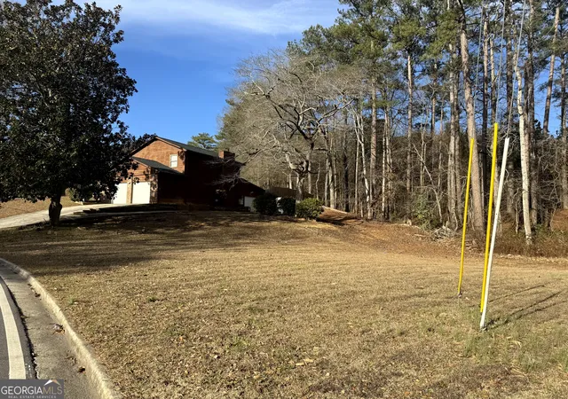 Photo 3 of Sale Pending at 8678 Glenwoods Dr, Riverdale, GA 30274 | MLS# 10691027 | Listing updated on 2026-09-04